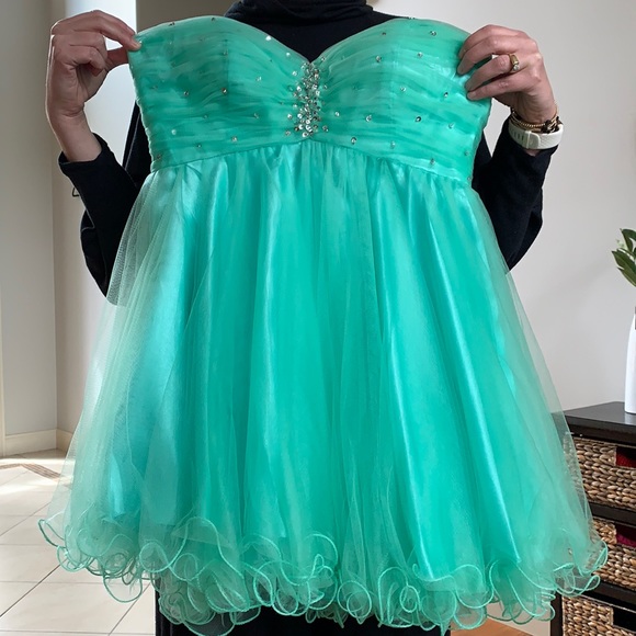 Damas Dresses & Skirts - Damas by Tiffany Designs NWT Homecoming Dress